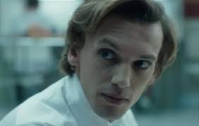 Jamie Campbell Bower revela expectativas para retorno de Vecna, em “Stranger Things”: “Ele está com sede de sangue”