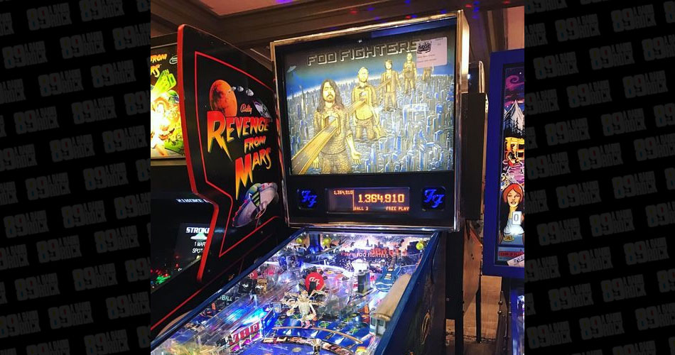 Foo Fighters prepara lançamento de sua máquina de pinball