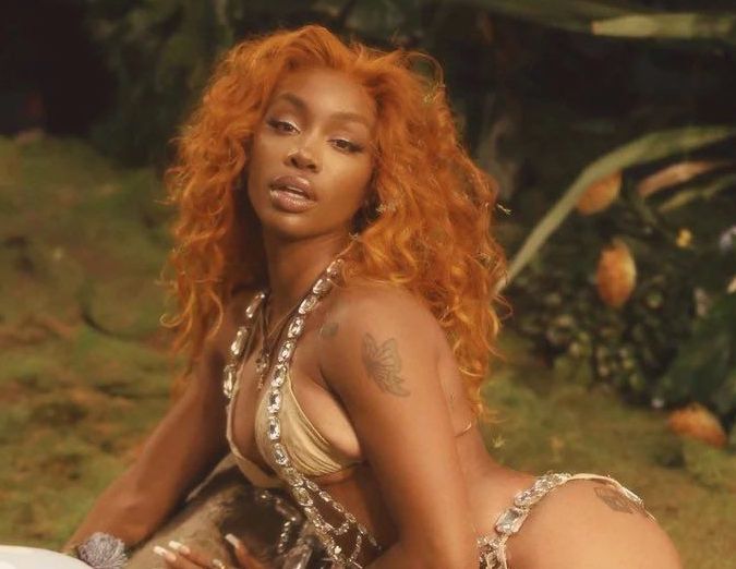 SZA anuncia seu retorno com a faixa “Shirt” para sexta-feira (28)