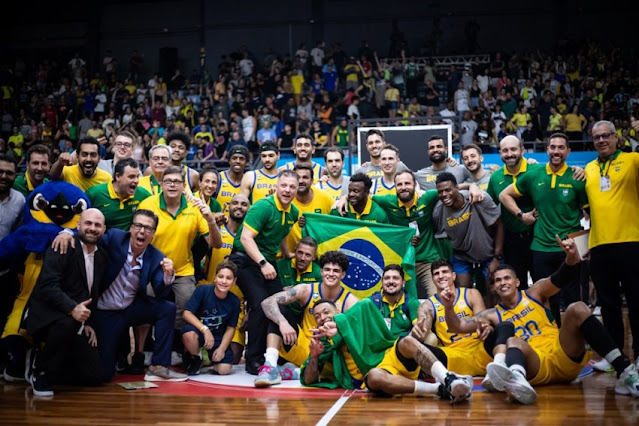 Brasil derrota EUA e carimba vaga no Mundial de Basquete