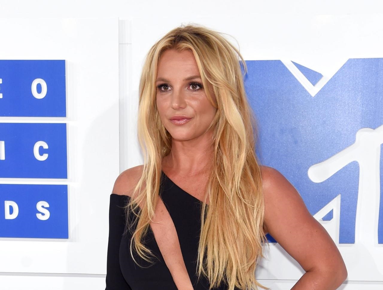 “Meu pai deveria ficar na cadeia pelo resto da vida”, diz Britney Spears em novo áudio de desabafo